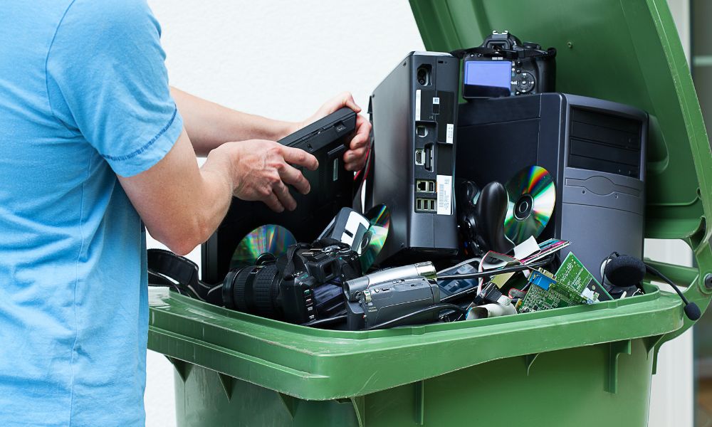 3 Ways Your Business Can Get Rid of Old Electronics